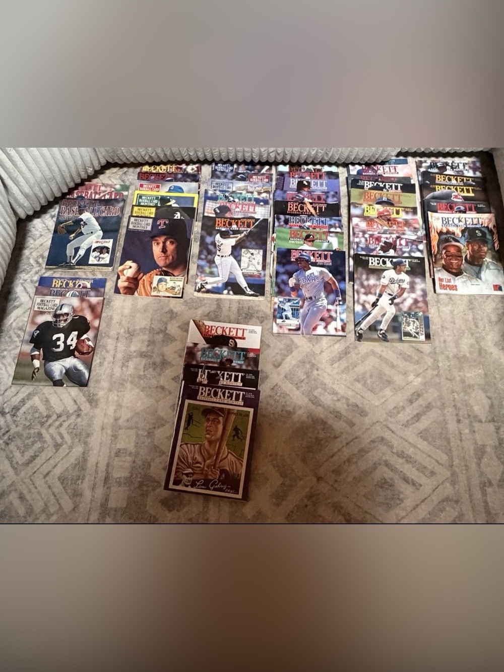 43 2 still in plastic Beckett Baseball Card Magazines - Assorted Covers